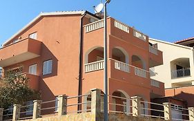 Apartments Crnjac
